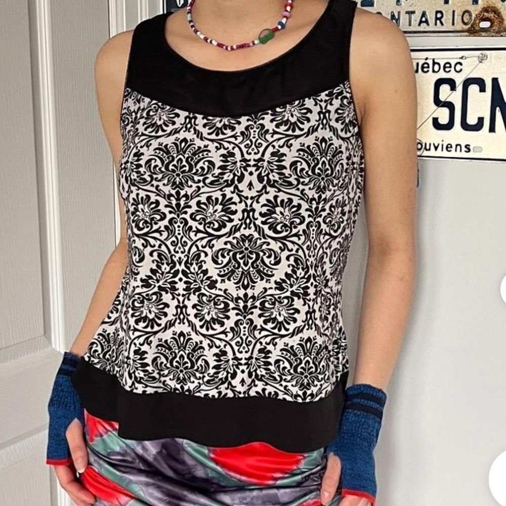 Studio Donatello’s women’s black and white shirt